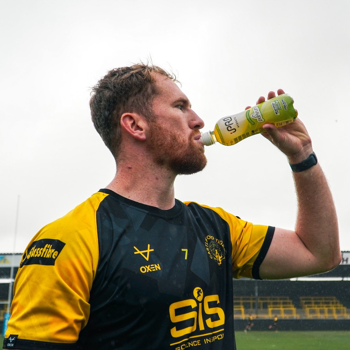 CTRLFC's tweet photo. iPRO keeping the lads hydrated through every tough session at the Jungle! #FuelTheTigers #iPROHydrate #COYF π― @iPROHydrate https://t.co/Herv50RFuN