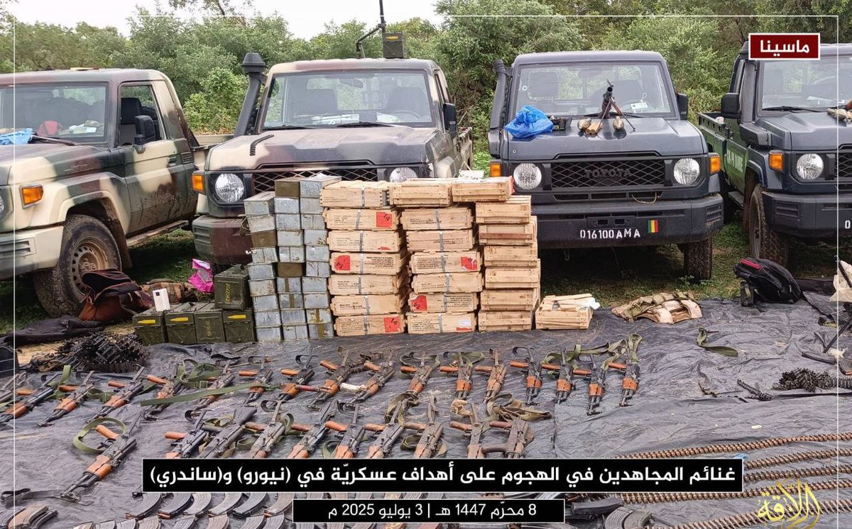 KargnHasret's tweet photo. #Mali
#Jnım claimed, dozens of soldiers were killed 100+ vehicles, 100+ motorcycles were destroyed, 13 vehicles, 11 motorcycles, large amounts of ammunition and rifles were seized in the attacks in #Niono, #Sandare, #Gogui, #Kayes, #Diboli https://t.co/2T3lZ1sUIY