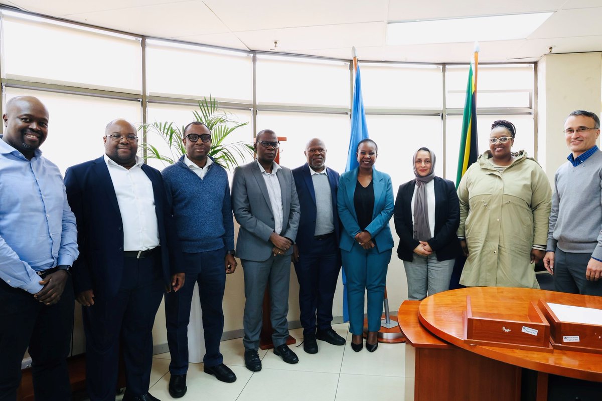 HST’s Interim CEO and senior team met with WHO South Africa, led by Country Representative Shenaaz El-Halabi, to discuss collaboration on strengthening health systems in SA and across Africa.

#HealthSystemsTrust #WHO #HealthSystemsStrengthening #PublicHealth #AfricanHealth