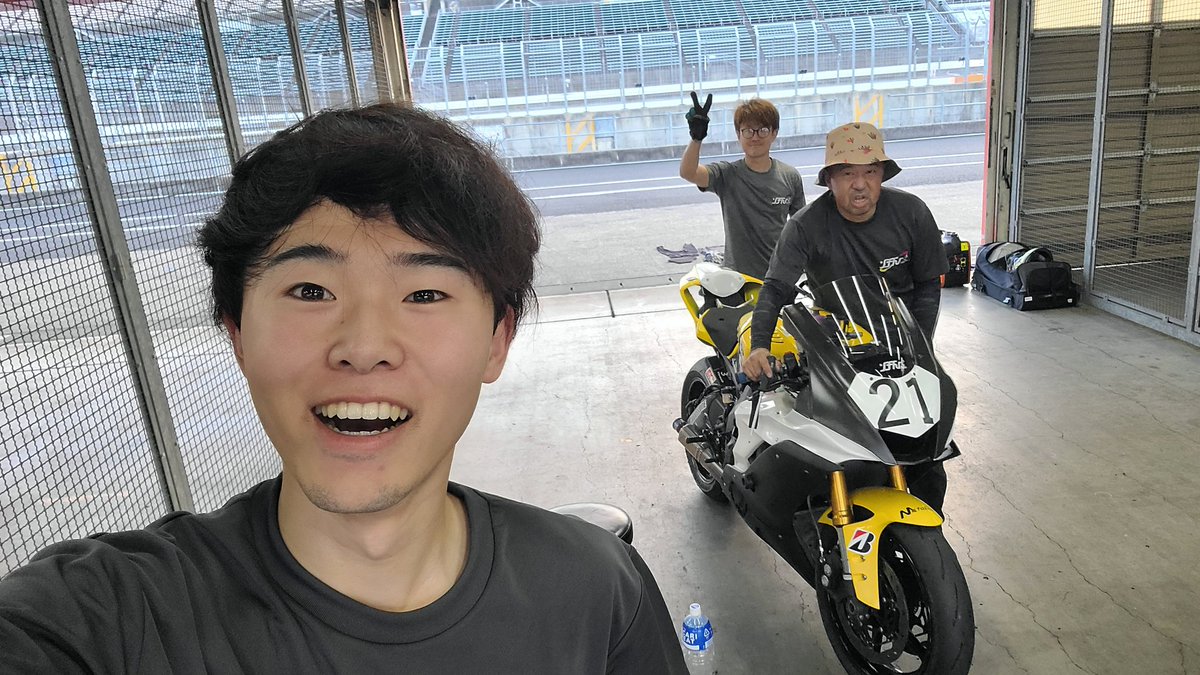 ワンマン灯 ベテランポンコツ運転手 金次第で本気出す ボンジョルノケンジ/長尾健史 (@ken21_02) / X