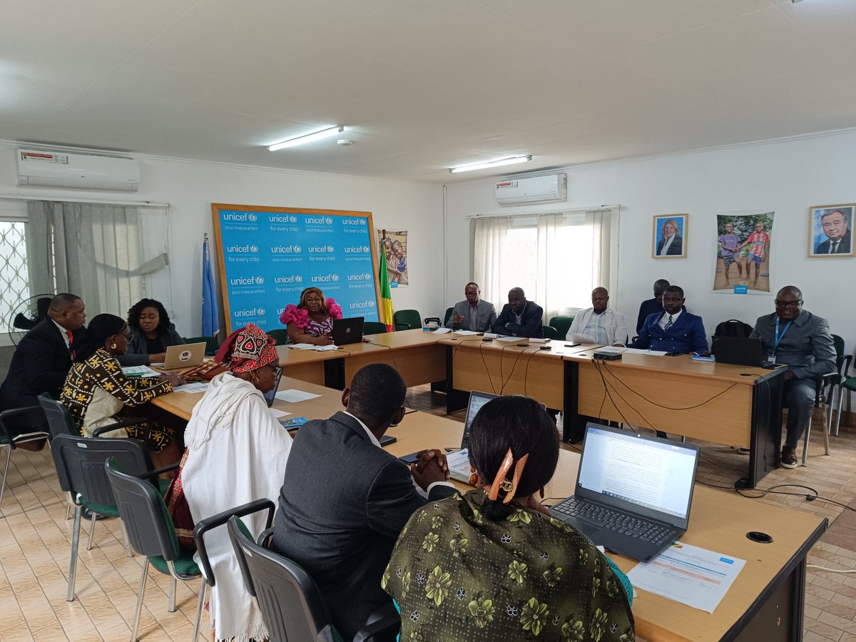 UNICEFcongoBZV's tweet image. 🚀 Le Congo lance sa feuille de route nationale pour le digital éducatif 📚💻 !
@UNICEFcongoBZV &amp;amp; @CongoMepsa unissent leurs forces pour une éducation plus inclusive, connectée &amp;amp; équitable 🇨🇬.
#DigitalPourLEducation #Éducation #Innovation