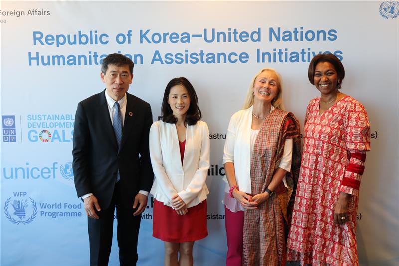 KittyvdHeijden's tweet image. UNICEF & Republic of Korea 🇰🇷 proudly launched our Humanitarian flagship partnership: Resilience for Children+
Korea’s $55M contribution will save lives & foster long-term resilience in fragile contexts. 🤝
#UNICEFthxKOREA #HDPNexus