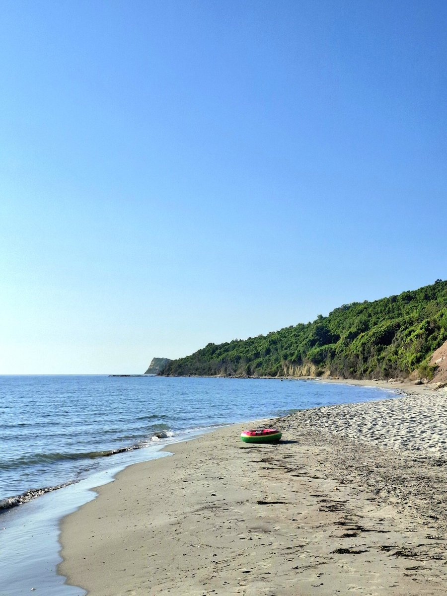 KujtimPolloviqi's tweet photo. Një rregull thotë:

Nëse problemi ka një zgjidhje, nuk ka nevojë të shqetësohesh për të, nëse nuk ka një zgjidhje, nuk ka kuptim të shqetësohesh për të.

#kaderuAllah #calmdown #enjoylife https://t.co/6l57gdMQWc