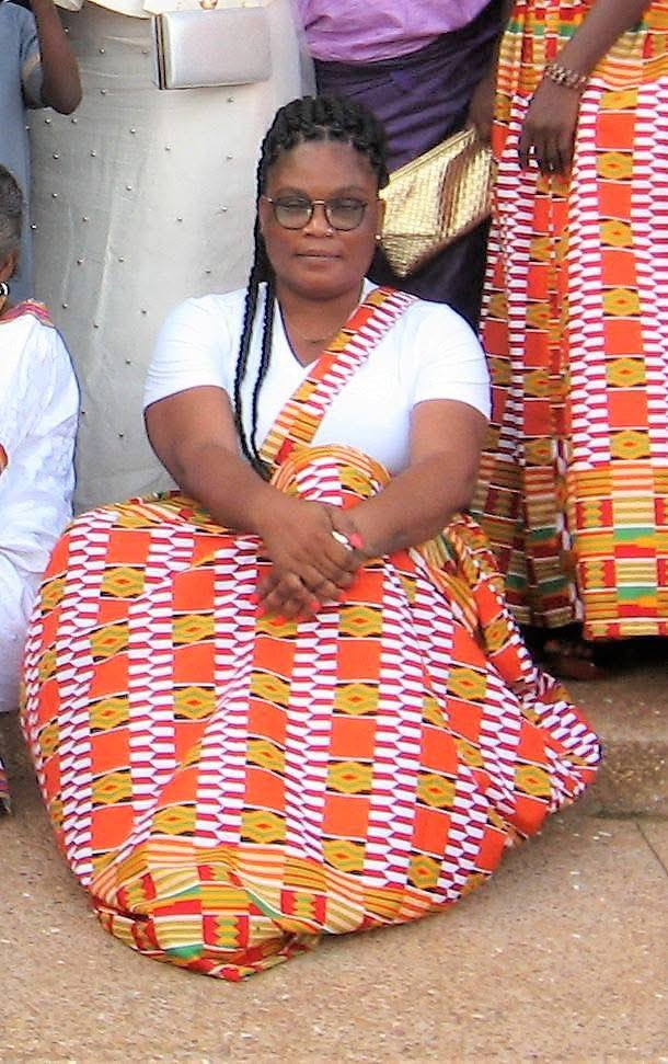 ALERTE 🚨 #TOGO 

Dora Dougbedji, résidant à Aflao et travaillant à Lomé, a été enlevée le lundi 30 juin 2025 alors qu'elle prenait un zemidjan (taxi-moto) pour se rendre à son travail, avec son nourrisson de 5 mois. Deux jours plus tard, on a retrouvé sa trace sous la torture,