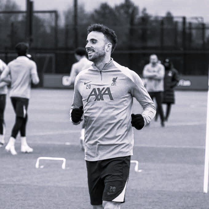 ashikgmhs's tweet photo. Still struggling to process the news.
Life is so fragile and unpredictable.
Absolutely shocking and heartbreaking.
You will be remembered always, Diogo Jota.🕊️ https://t.co/LGXsK8vAbD