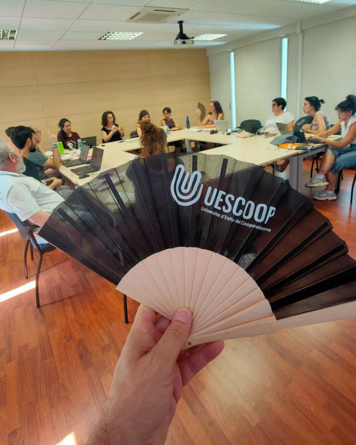 AteneuBNord's tweet photo. Avui, aprofitant la #UESCOOP, ens vam reunir amb el Grup Motor de la Xarxa d’@AteneusCoopCat per continuar fent créixer l’#economiasocial i el #cooperativisme teixint estratègies col·lectives arreu del teritori. https://t.co/ZYEhWFYnZk