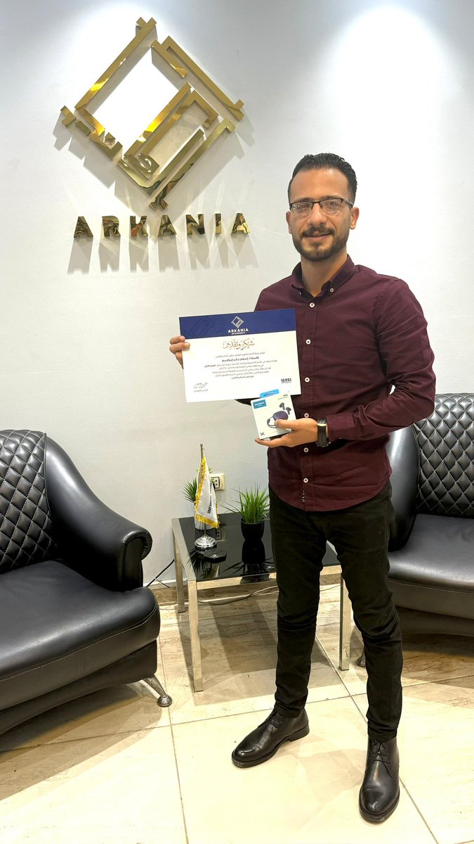 arkaniaeg's tweet image. السنة دي في رمضان، أطلقنا مُسابقة دينية خاصة لموظفينا مع الشيخ د. حسين البطاوي.

النهاردة بنكرم أ. إسلام جابر، جاوب كل الأسئلة صح،
المعرفة مش دايمًا محتاجة جوايز.
اللي بدأناه بسؤال، نقدر نكمله كل يوم، بنيَّة وسَعي وفَهم حَقيقي.
✆ 16951
#ARKANIA
#Infinite_Horizons
#STEP_PROGRAM