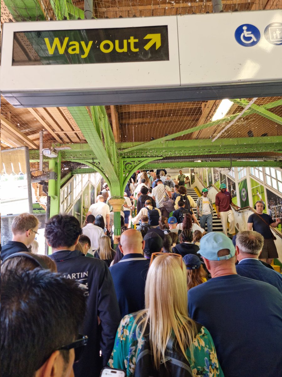 Absolute chaos on district line this morning. Queueing just to get out of Southfields station. So if going to #Wimbledon2025  (I'm not sadly) leave plenty of time! #transport #London