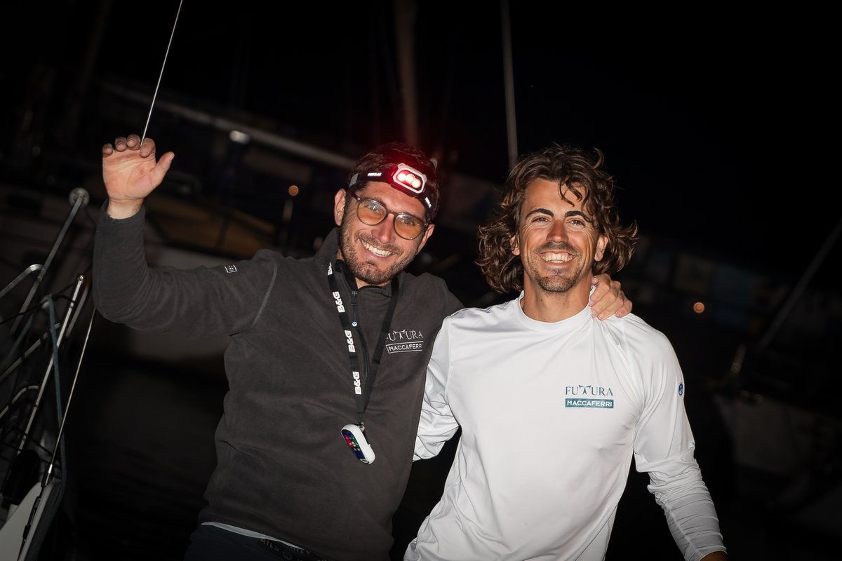 Le coup d’éclat des Italiens Luca Rosetti et Mattéo Sericano à Horta letelegramme.fr/sports/voile/l… via <a href="/LeTelegramme/">Le Télégramme</a>