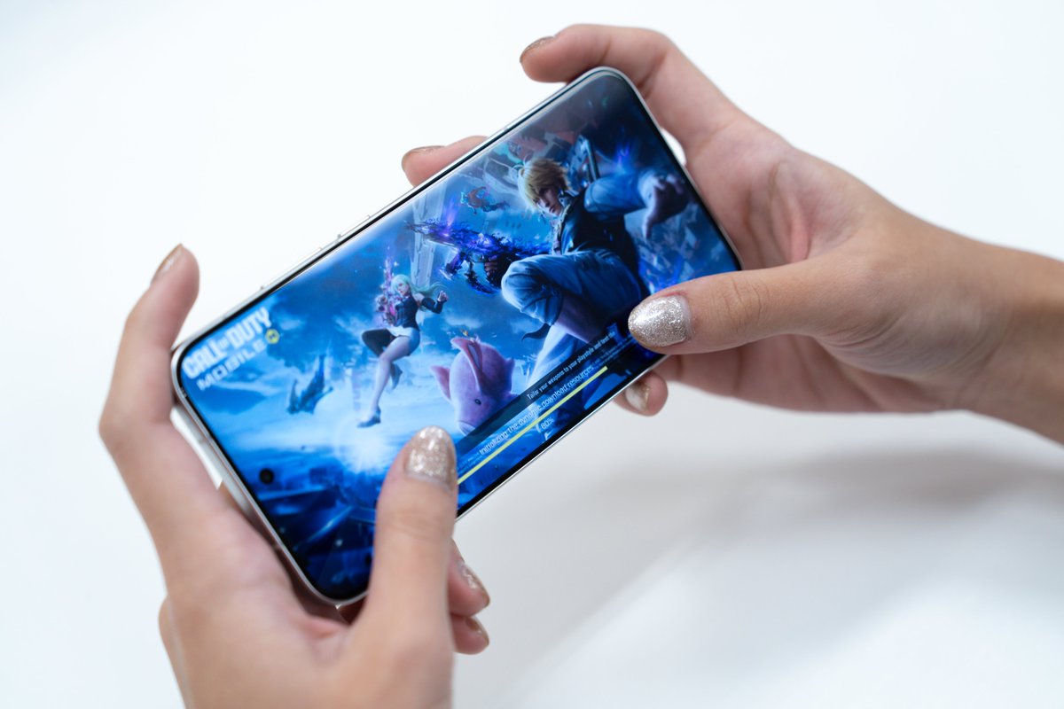 PocoThailand's tweet image. เปลี่ยนมาใช้ #POCOF7 สมาร์ทโฟนที่พร้อมเสิร์ฟความแรงแบบจัดเต็ม!
.
📍bit.ly/POCO-F7-EarlyB…

#POCOF7Launch
#UltrapowerUnleashed