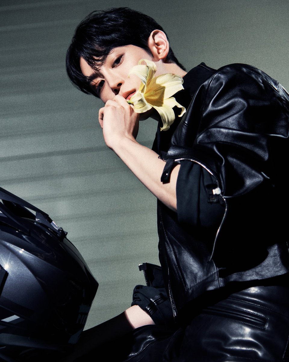 CUBE_NOWZ's tweet photo. NOWZ (나우즈) 1st Mini Album [IGNITION] 

Concept Photo : Sprint Ver.
#현빈 #HYEONBIN  

🔥 2025.07.09. 6PM (KST)

#NOWZ #나우즈 
#IGNITION https://t.co/bKAgG5UKk7