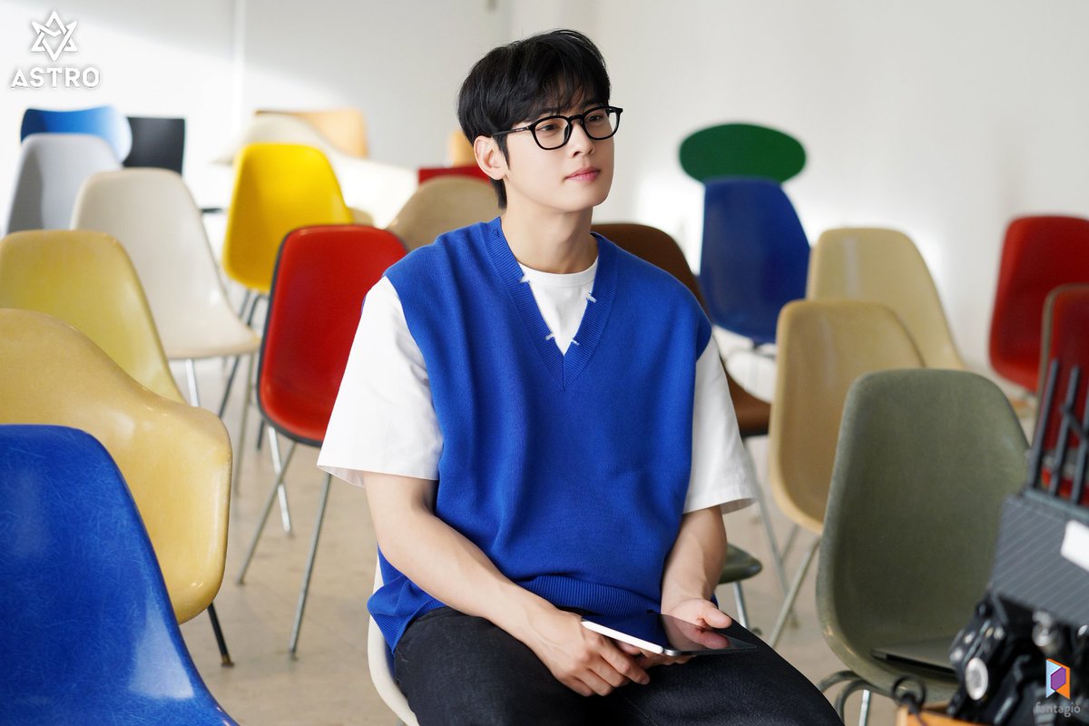 CHAEUNWOO_offlc's tweet photo. [#차은우][비하인드컷] 신한은행 촬영 현장

#아스트로 #ASTRO #CHAEUNWOO
#신한은행 #Shinhanbank
@CHAEUNWOO_offlc
@CHAEUNWOO_offcl https://t.co/Rkljx34HJs