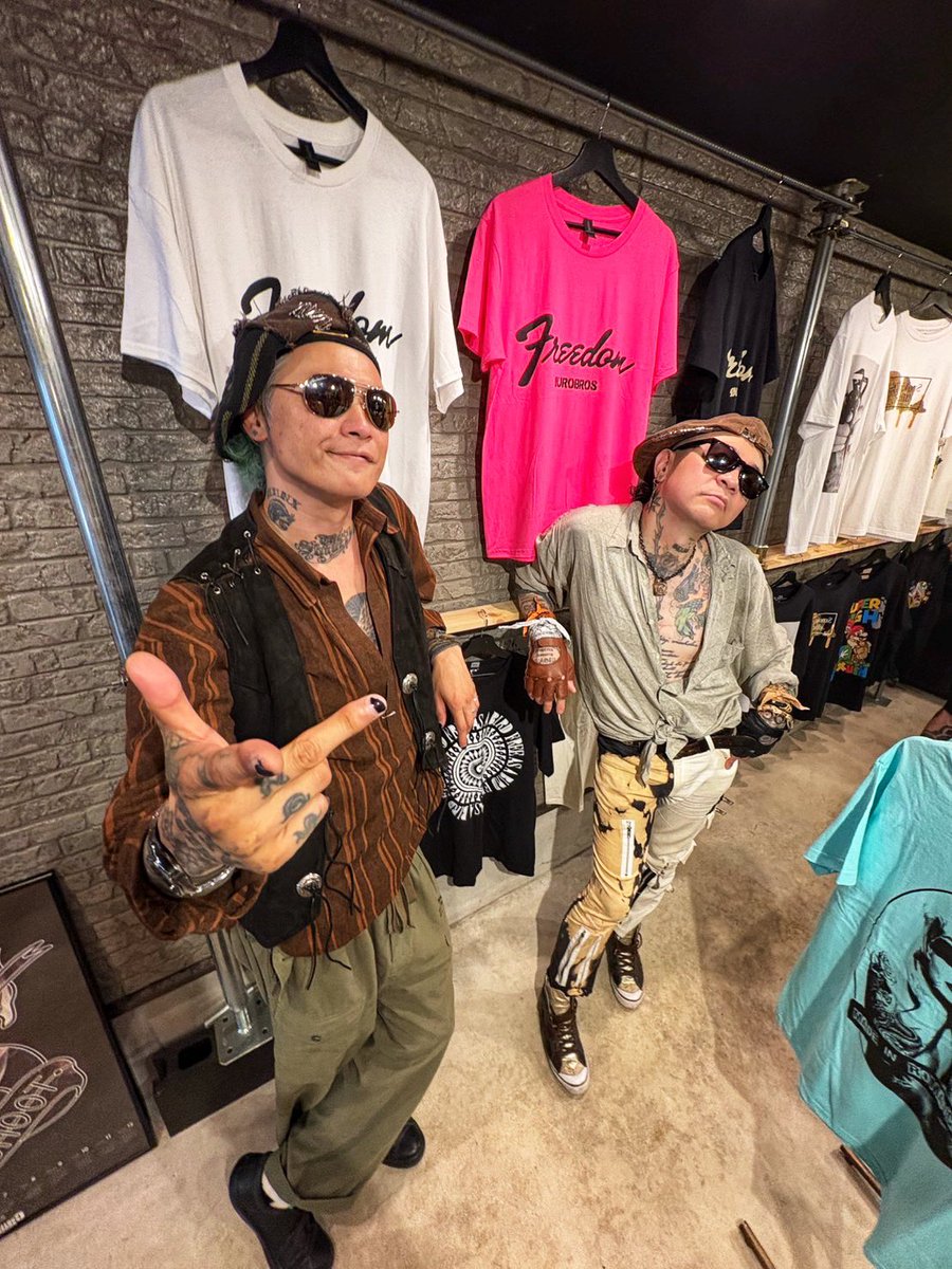 joshrox9999's tweet image. ØUROBROS
"FREEDOM TEE" 爆誕!
本日7.3からリリース!
FREEDOM!!!
最高GETヨロシクですわー♪