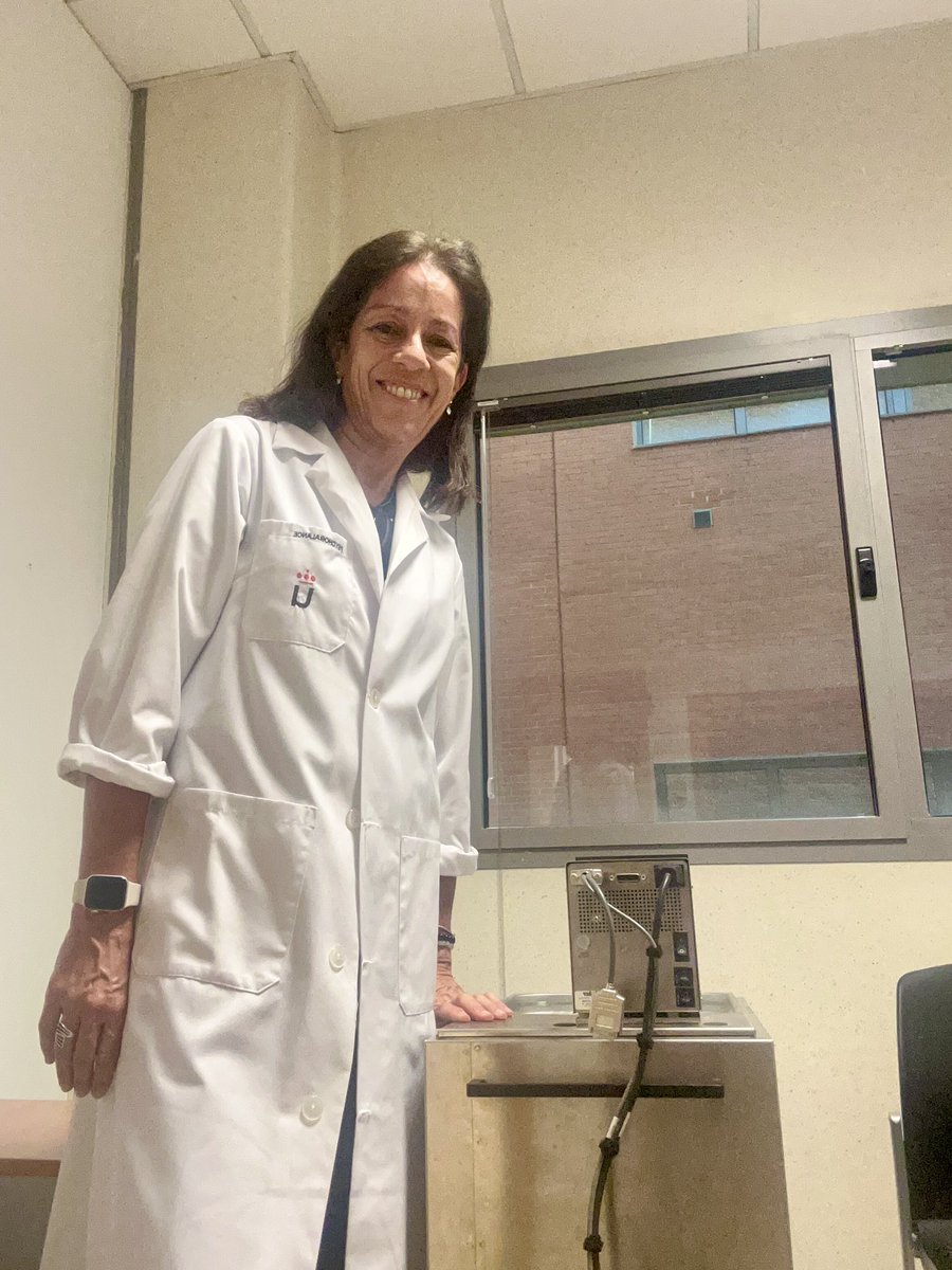 MaydaPortela's tweet photo. Avanzando en el experimento de la URJC (Madrid)  Un lindo desafío e interesantes proyectos en dolor crónico. Seguimos aportando! 
@UCUoficial https://t.co/e4dUYldXnT