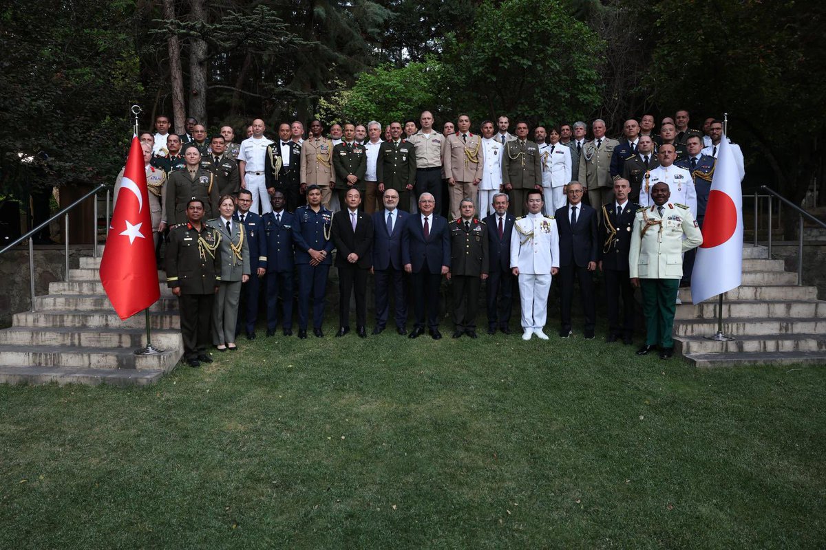 Japonya Silahlı Kuvvetler Günü vesilesiyle Ankara’da düzenlenen resepsiyona katıldım. 

Ertuğrul Fırkateyni’yle temelleri atılan Türk-Japon dostluğunun her alanda güçlenerek devam etmesi en büyük temennimiz. 

Nazik davetleri için Sn. Büyükelçi Katsumata’ya teşekkür ederim.