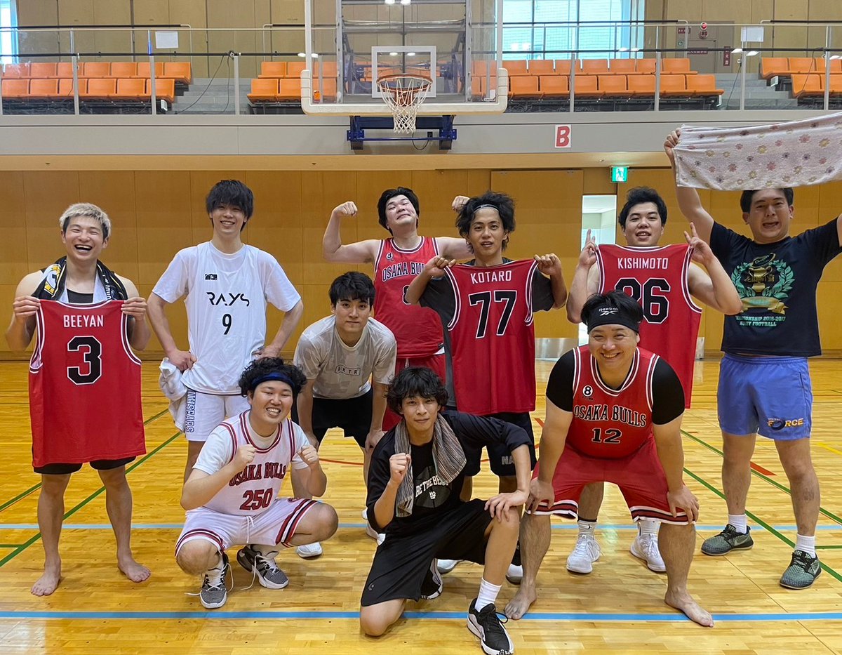 tokimoto_31's tweet photo. 来週のyyリーグに向けて仕上げていってますよー!!!こっちは総力戦や!!油断せずに行こう!!!
#YYLEAGUE #HOOP7 https://t.co/APXdbMo5b9