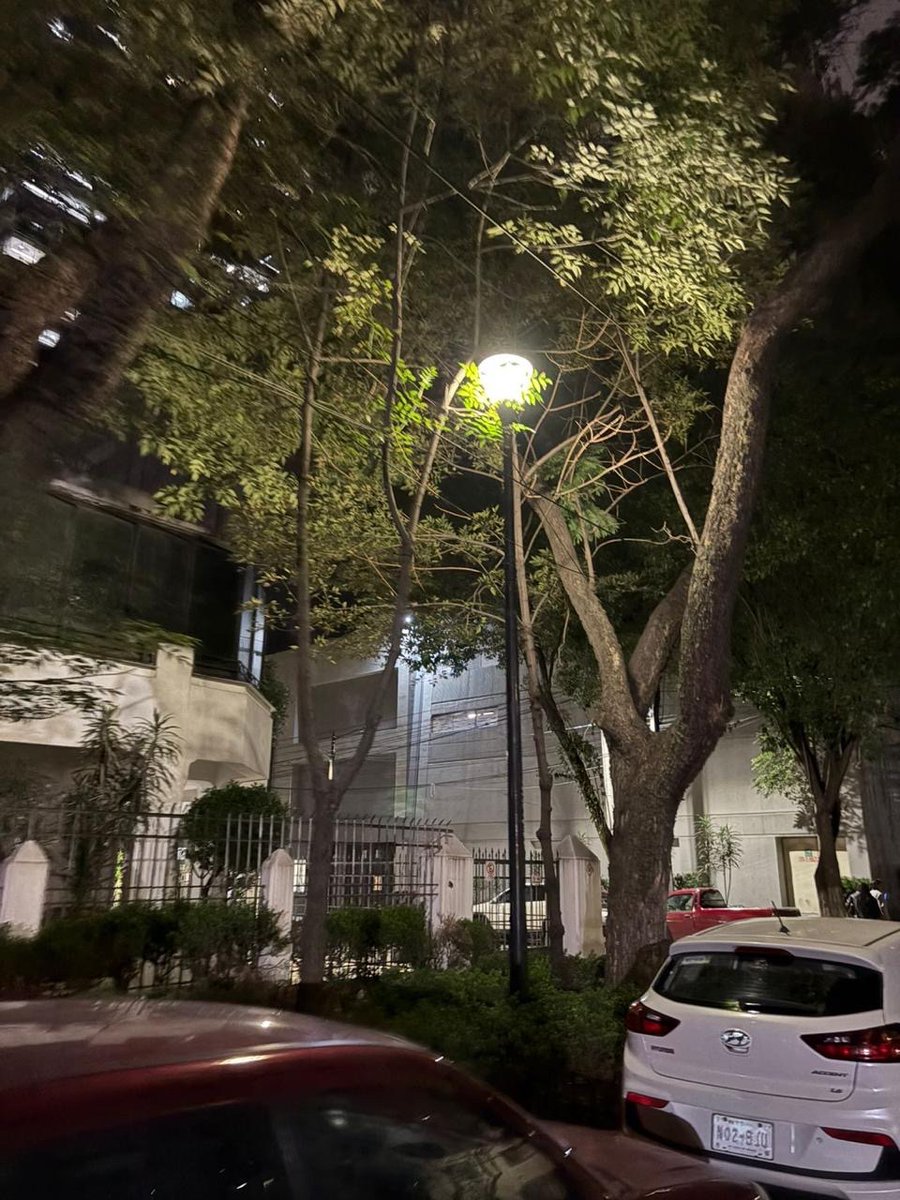 Primer Contacto Alcaldía Cuauhtémoc (@pcacuauhtemoc) on Twitter photo <a href="/ElVazquez_/">Daniel Vázquez</a> <a href="/AlessandraRdlv/">Alessandra Rojo de la Vega</a> Atendido por Servicios Urbanos <a href="/DGSU_AlcCuauh/">Servicios Urbanos. Alcaldía Cuauhtémoc. CDMX</a> ✅
#BrillaCuauhtémoc <a href="/ElVazquez_/">Daniel Vázquez</a> <a href="/AlessandraRdlv/">Alessandra Rojo de la Vega</a> Atendido por Servicios Urbanos <a href="/DGSU_AlcCuauh/">Servicios Urbanos. Alcaldía Cuauhtémoc. CDMX</a> ✅
#BrillaCuauhtémoc