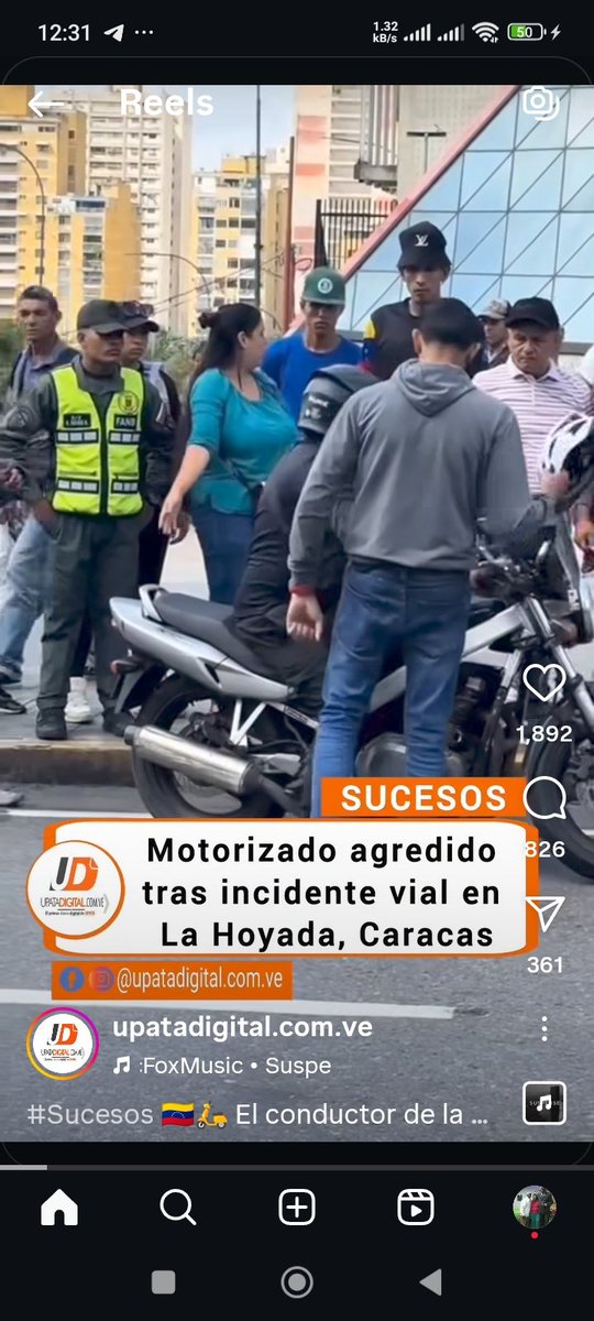 JUAN SALABARRIA (@jcsalabarria) on Twitter photo A QUE NIVEL DE TOLERANCIA HEMOS LLEGADO. Y UN UNIFORMADO DE LA SEGURIDAD VIENDO TODO ESTO Y NADA. TAREA PARA LA CASA. <a href="/TarekWiliamSaab/">Tarek William Saab</a> <a href="/dcabellor/">Diosdado Cabello R</a> A QUE NIVEL DE TOLERANCIA HEMOS LLEGADO. Y UN UNIFORMADO DE LA SEGURIDAD VIENDO TODO ESTO Y NADA. TAREA PARA LA CASA. <a href="/TarekWiliamSaab/">Tarek William Saab</a> <a href="/dcabellor/">Diosdado Cabello R</a>