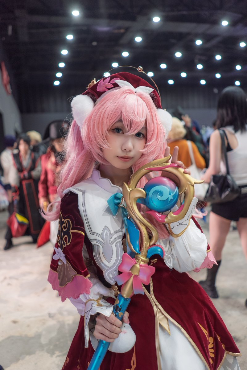 CosplaysNaT's tweet image. Honkai: Star Rail: Hyacine
Cosplayer: Ai Ya
Filmed at Kokoro 07
Full Video that I took at the event: youtu.be/nNtU-KgCyWs
#cosplay #cosplaygirl #kokoro #honkaistarrail #starrail #hyacine #hoyoverse