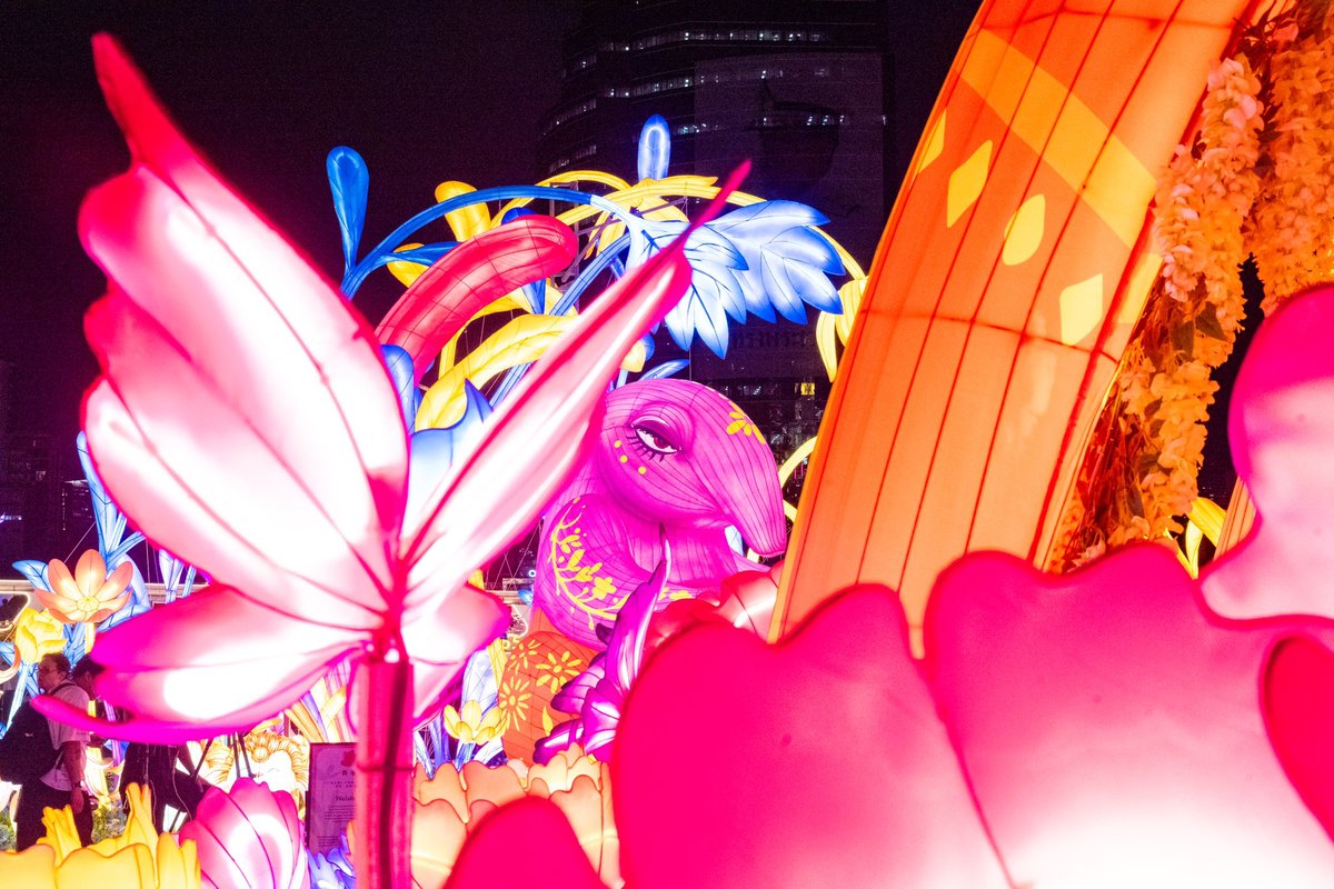 It originated from the "cute mythical beast" Tapir in the Western Zhou Dynasty. The "Classic of Mountains and Seas" records that "Tapir eats dreams".
#YuyuanLanternFestival #thatSpiritofMountainsandSeasYuyuanLanternFestival #2025ChinaThailandCultureMonth #Grandyuyuan