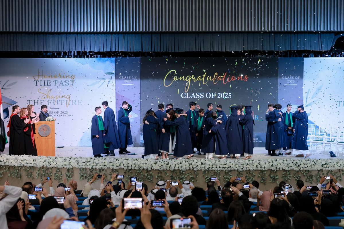 TeachinginDubai's tweet image. Class of 2025 Graduation Ceremony at The International School of Choueifat - Ras Al Khaimah! 🎓🎓
#iscrak #sabis #graduationceremony🎓