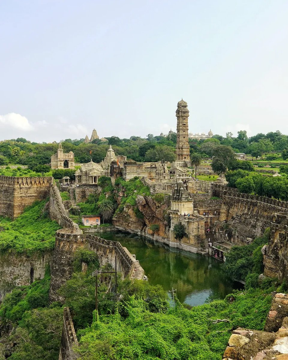 Amrit Mahotsav (@amritmahotsav) on Twitter photo Standing tall with stories of courage and sacrifice тАФ Chittorgarh Fort, a <a href="/UNESCO/">UNESCO ЁЯПЫя╕П #Education #Sciences #Culture ЁЯЗ║ЁЯЗ│</a> World Heritage Site!
ЁЯУНChittorgarh, Rajasthan
To get featured on our page, tag your photos/videos with #AmritMahotsav
#PicOfTheDay #IncredibleIndia #MainBharatHoon <a href="/my_rajasthan/">Rajasthan Tourism</a>
ЁЯУ╕ Standing tall with stories of courage and sacrifice тАФ Chittorgarh Fort, a <a href="/UNESCO/">UNESCO ЁЯПЫя╕П #Education #Sciences #Culture ЁЯЗ║ЁЯЗ│</a> World Heritage Site!
ЁЯУНChittorgarh, Rajasthan
To get featured on our page, tag your photos/videos with #AmritMahotsav
#PicOfTheDay #IncredibleIndia #MainBharatHoon <a href="/my_rajasthan/">Rajasthan Tourism</a>
ЁЯУ╕