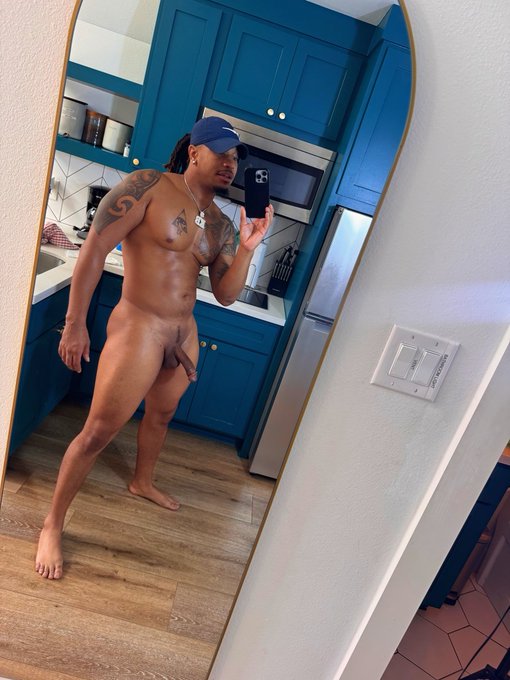 Watch 🇸🇽Burgundy🇻🇮 📍Houson📍's leaked NSFW photo on TwXstars