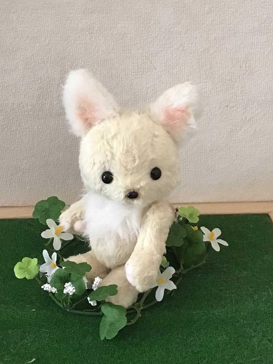 頑張れば尻尾使って自立します。
フェネックのようなちょっと違うような？不思議ちゃんになりました。

 #やみくま2025