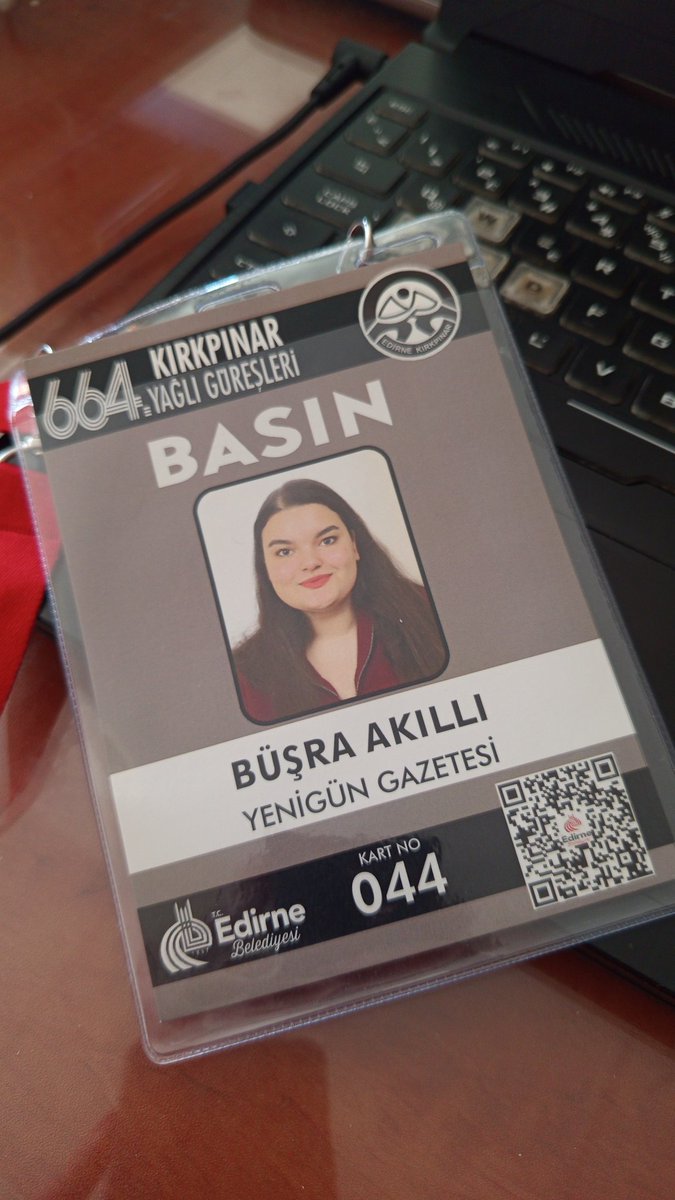 busrashared's tweet photo. emeklerinin karşılığını almak🥹 bir kadın için çok yorucu bir meslek kabul, iş temposu yoğun ama mesleğimi yapabilmek öyle güzel bir duygu ki anlatamıyorum 🥲 her şeyden önce mesleki doyuma ulaşmak için çabalamaya devam 🤍🧿 https://t.co/2Ndpy4BYr4