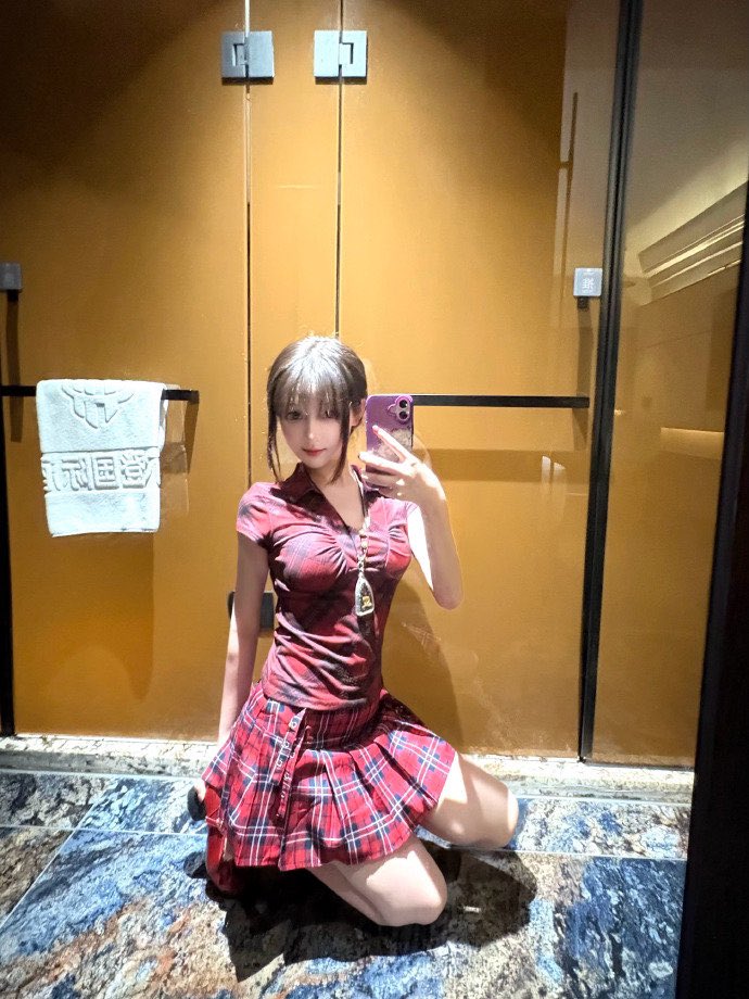 Guu176374's tweet photo. 看我不爽吗？我能让你爽 https://t.co/aEKvVdAT4Z