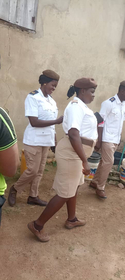 Sanitary Inspection at Ekute Quarters

In the course of a routine sanitary inspection, a team of Environmental Health Officers from the Ekiti State Ministry of Environment and Natural Resources visited Ekute Quarters to monitor and enforce public health standards. Schools were