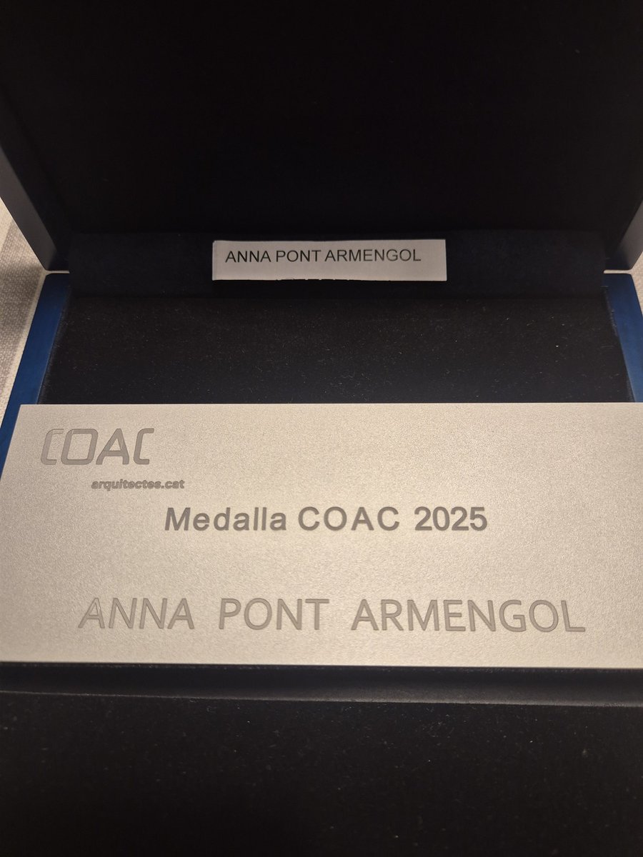 jordi comas (@jordicomasblog) on Twitter photo Ahir el Coac va concedir la medalla del Col-legi a l'<a href="/annapont75/">annapont</a> pel seu gran Llegat:
"L'Anna ens recorda que l'arquitectura pot tenir cura, pot emocionar i pot canviar les coses. Gràcies Anna per deixar-nos una arquitectura que parla amb tendresa i intel-ligència:" 🤍 <a href="/Coac_CC/">COAC COMARQUES CENTRALS</a> Ahir el Coac va concedir la medalla del Col-legi a l'<a href="/annapont75/">annapont</a> pel seu gran Llegat:
"L'Anna ens recorda que l'arquitectura pot tenir cura, pot emocionar i pot canviar les coses. Gràcies Anna per deixar-nos una arquitectura que parla amb tendresa i intel-ligència:" 🤍 <a href="/Coac_CC/">COAC COMARQUES CENTRALS</a>
