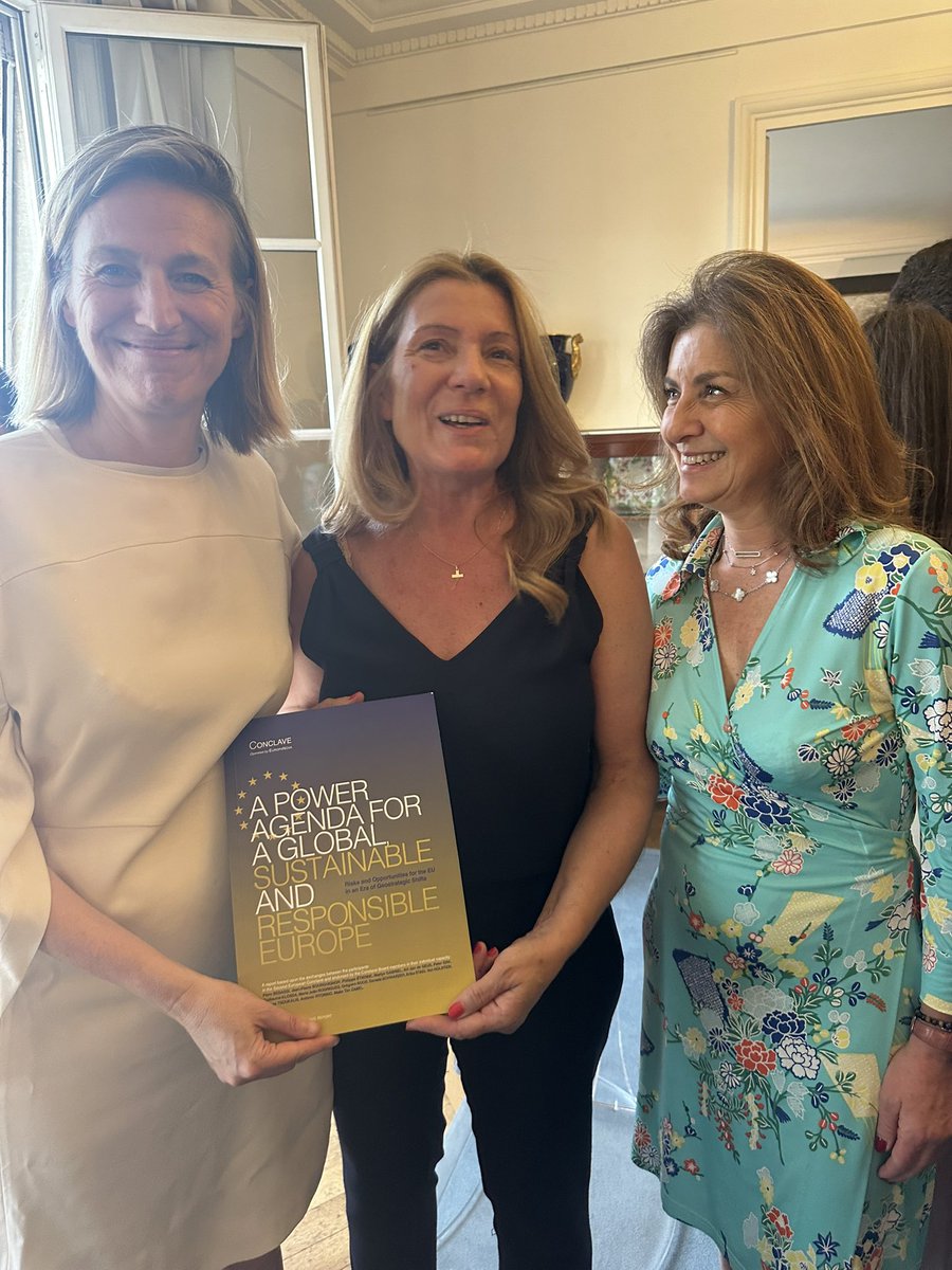 Sorry for the parity, gentlemen
Merci a notre Ministre   du travail <a href="/AstridPanosyan/">Astrid Panosyan-Bouvet</a> et à notre député ( commission défense ) <a href="/EmmanHoffman/">Emmanuelle Hoffman</a>   Pour leur travail acharné pour les retraites , le travail , la compétitive et La Défense qui sont les thèmes de notre rapport 2025