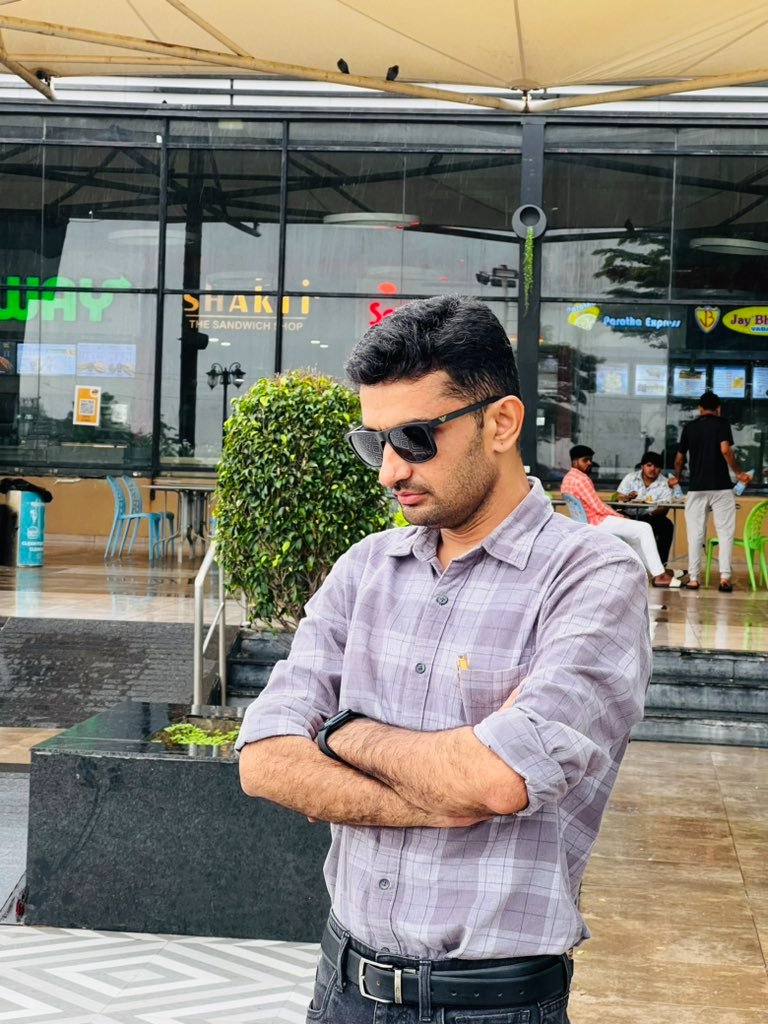 गुरुदेव श्री गणपत सिंह राजपुरोहित सर को उनके जन्मदिवस पर शुभकामनाएं l
आपने इतिहास अर्थशास्त्र और भूगोल जैसे विषयों को न केवल सहजता से पढ़ाया, बल्कि अपनी अनूठी शैली से हमें ज्ञान के सागर में डुबो दिया। आपकी प्रेरणा और मार्गदर्शन हमारे जीवन की अमूल्य धरोहर है।
<a href="/ganpatsingh1/">Dr Ganpat Singh Rajpurohit</a>
#REET.M