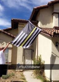 adam_piron's tweet photo. saw a thin yellow line truck at a gas station this weekend and found out it represents tow truck drivers https://t.co/N231MaO3y9