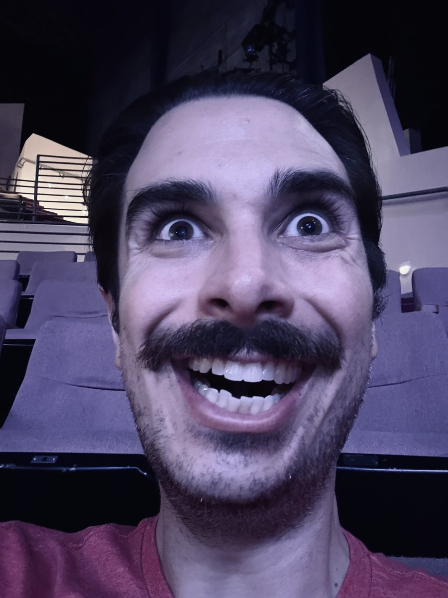 Me looking at #TGWDLM Reprised set with all the lights:
