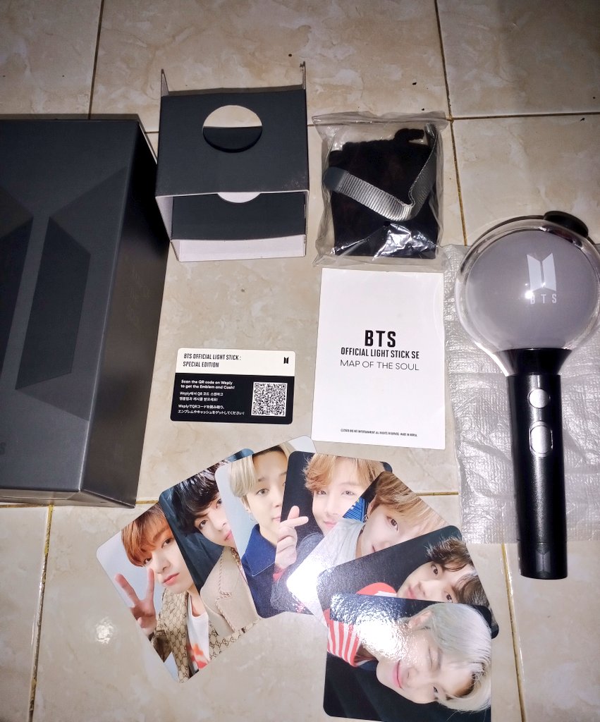 trnptrd's tweet photo. ‼️HELP RT‼️WTS/Want To Sell
Lightstick BTS Official SE+ Album Butter take all
Include :
1. Ls Fullset
2. BTS official lightstick, connect weverse
3. Good condi (blm pernah dipakai konser, cuma dipajang di kamar)

💸 take all 600
📍Jember, Jatim
 
LS BTS Official Armybomb SE https://t.co/iN8EaTCqfY