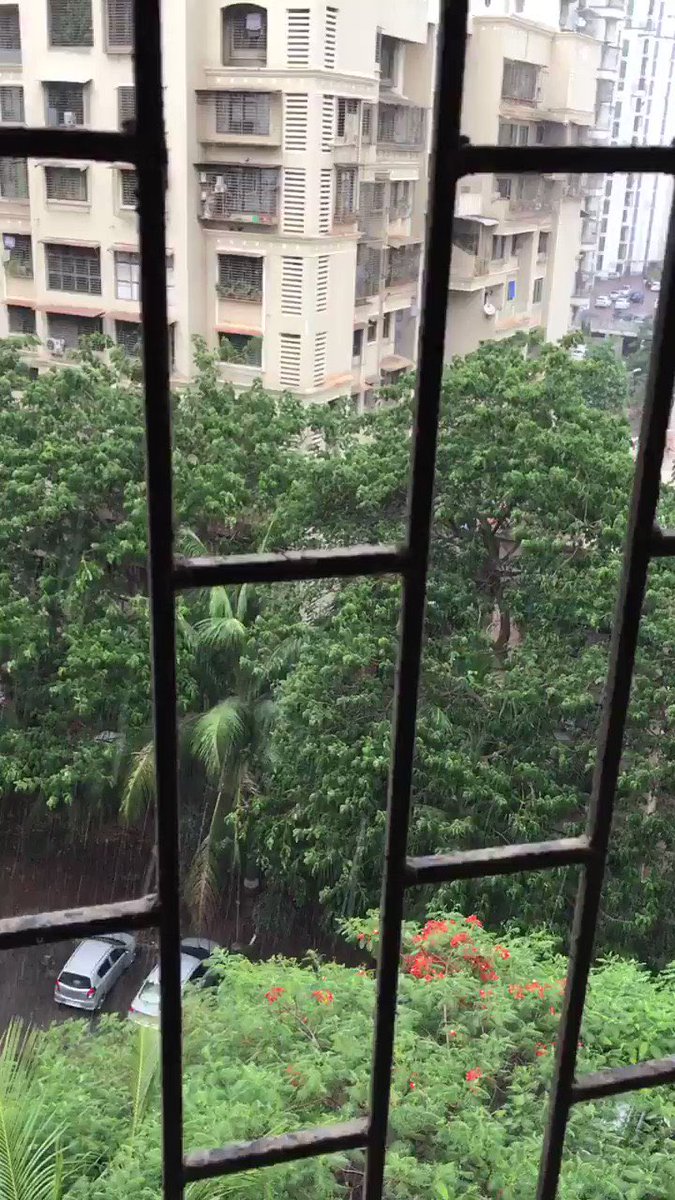 fabclub_'s tweet image. Ye baarish ka mausam sirf chai aur bhajiya ka nahi.….🌧️☕️🥺it’s Perfect @fabclub_ Comfy Bottom Palazzos, Window Side Table, aur Work From Home wali energy hai😌🫶🏻

#OfficeWork #WorkFromHome #Fabclub #WomensWear #BottomWear #LinkInBio #SohamParekh #TransformYourLife #HomeLove