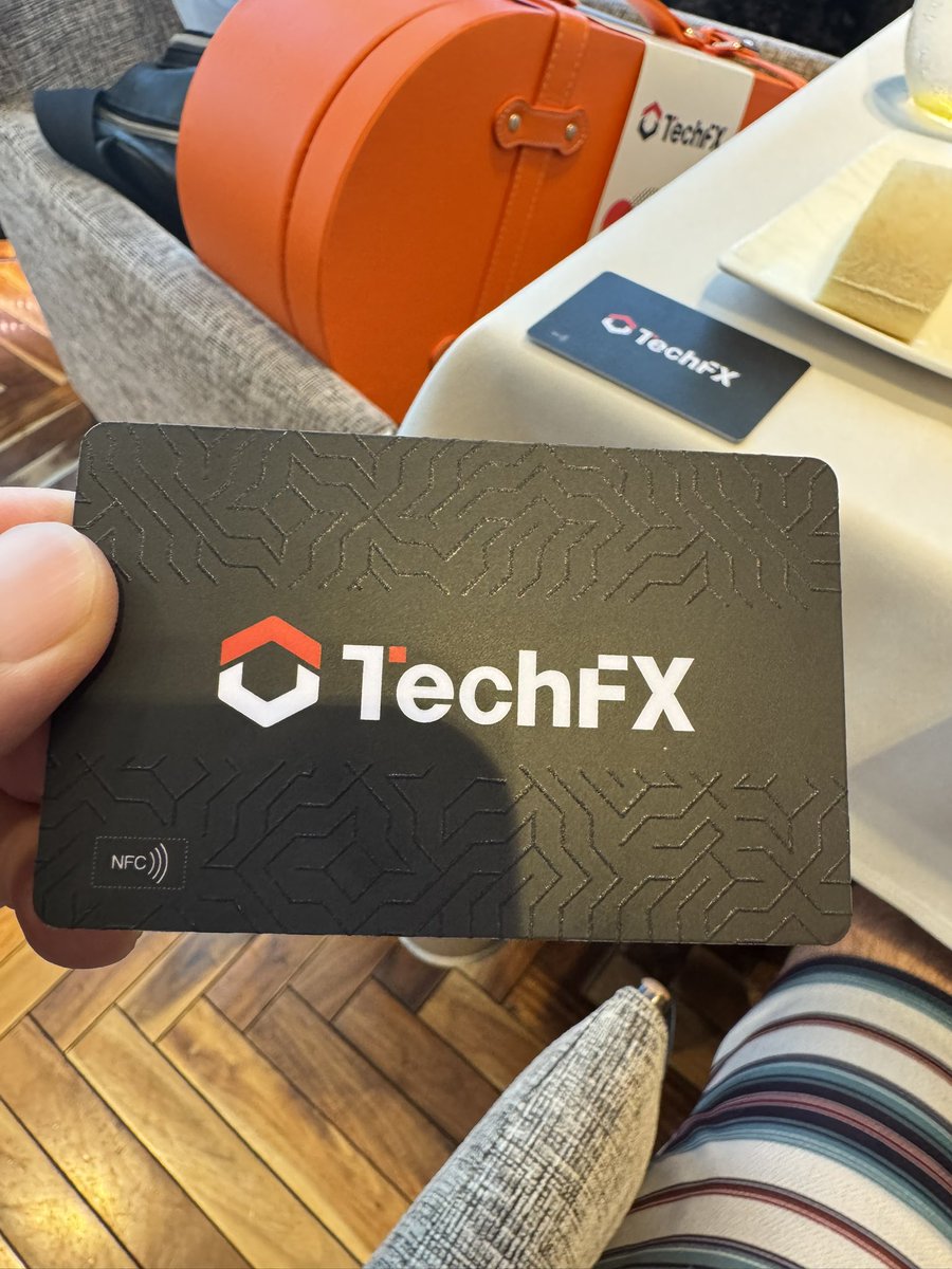 Tech FXの名刺はスマホ📱をかざすとHPにアクセスされる仕様です

これは凄い

【海外FX】TechFX(テックFX)から2万円ボーナスが提供されました！ / manbou-fx.com/techfx-202506/