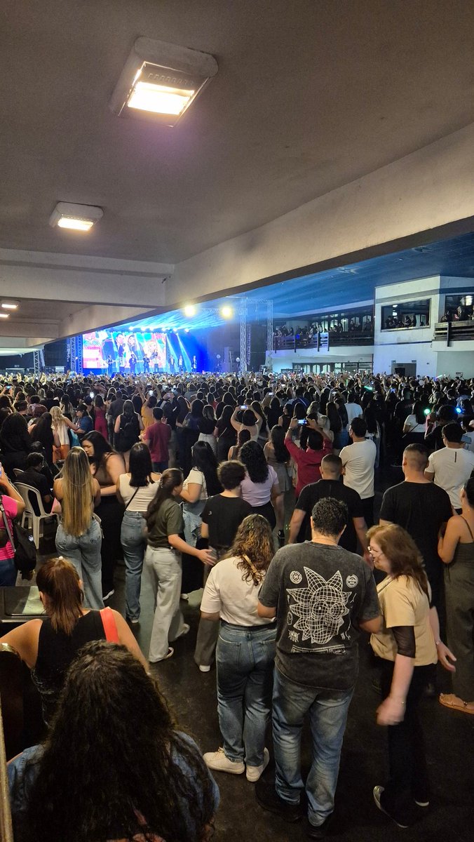 muitodramatica_'s tweet image. Pra quem achou que fosse flopar, ta ae o show do NTX em Belém.

Espero  que mais shows venham pro Pará !!!

#NTX #ntxworldtour