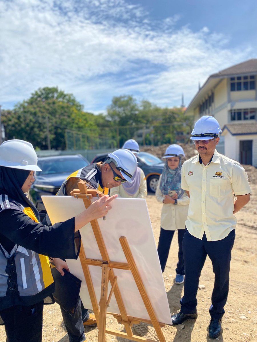JKR Labuan (@jkrlabuan) on Twitter photo Turun padang - YBhg. Dato' Dr. Ir. Balamurugan A/L A Gopal (Pengarah Cawangan Kerja Pendidikan) ke tapak projek Kolej Tingkatan Enam, Wilayah Persekutuan Labuan. - Perkongsian Pengalaman
<a href="/RoslanisE/">Roslan bin Ismail</a>
<a href="/TKPKR_Infra/">TKPKR (Sektor Infra)</a>
<a href="/IPJKR_Official/">JKR Malaysia Rasmi</a> Turun padang - YBhg. Dato' Dr. Ir. Balamurugan A/L A Gopal (Pengarah Cawangan Kerja Pendidikan) ke tapak projek Kolej Tingkatan Enam, Wilayah Persekutuan Labuan. - Perkongsian Pengalaman
<a href="/RoslanisE/">Roslan bin Ismail</a>
<a href="/TKPKR_Infra/">TKPKR (Sektor Infra)</a>
<a href="/IPJKR_Official/">JKR Malaysia Rasmi</a>