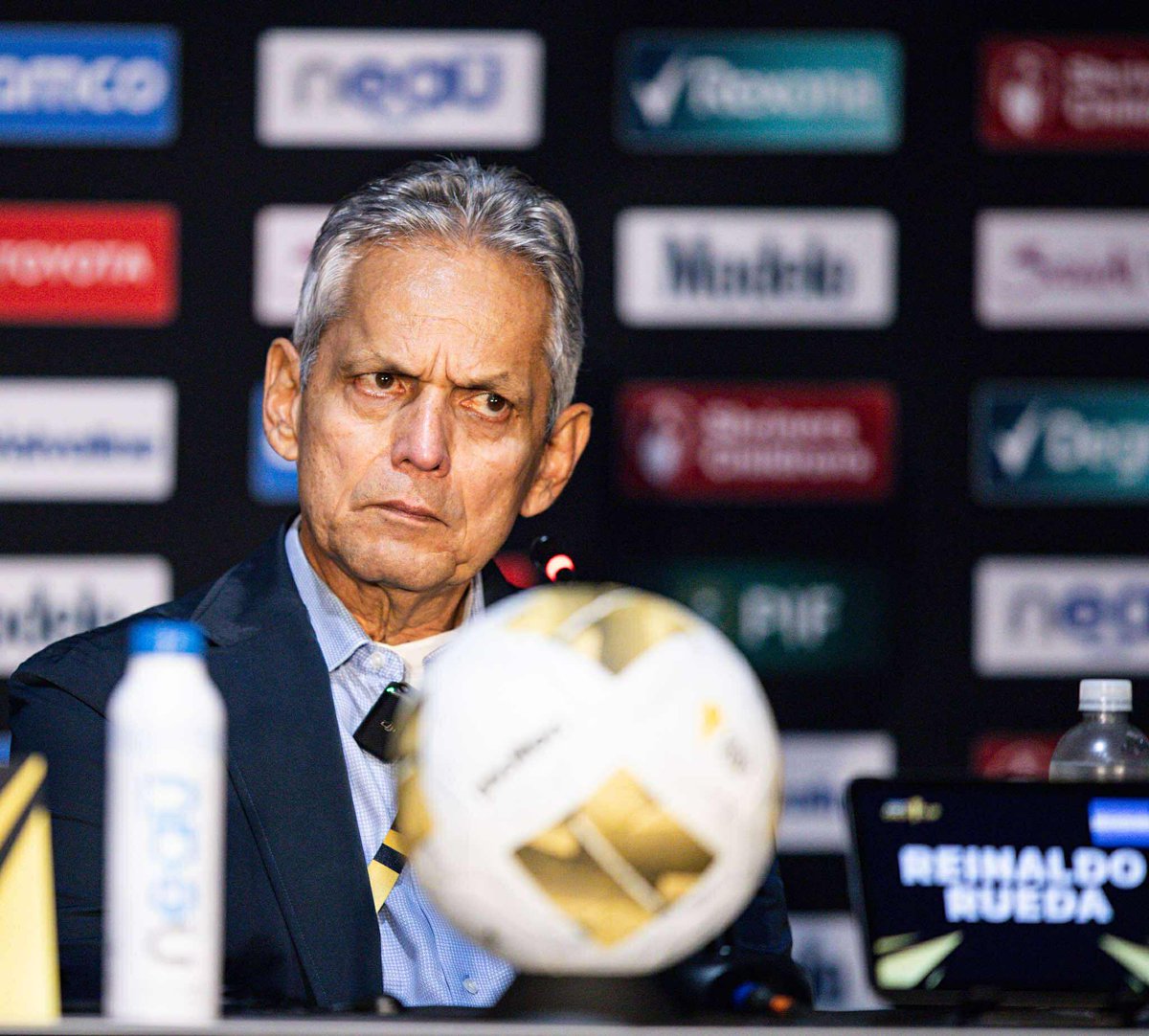 RUEDA, MUY AUTOCRÍTICO. 🇭🇳❌

🎙️"Yo sé que no es suficiente, tenemos que seguir mejorando, tenemos que seguir exigiéndonos, este nivel no es suficiente para aspirar a clasificar al Mundial. Tenemos que sacar lo positivo, que estos jóvenes se vayan a los clubes, que tengan una