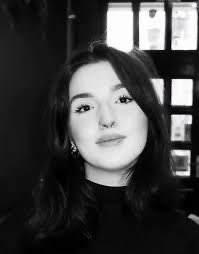 szarapolka's tweet image. Dwie młode kobiety zostały bestialsko zamordowane. 
Co te zbrodnie różni?
Lisa to Białorusinka zamordowana przez Polaka, Klaudia to Polka zamordowana przez Wenezuelczyka. Lisę prawacy hejtowali po śmierci, śmierć Klaudii wykorzystują politycznie, wbrew rodzinie.Prawacki hienizm!