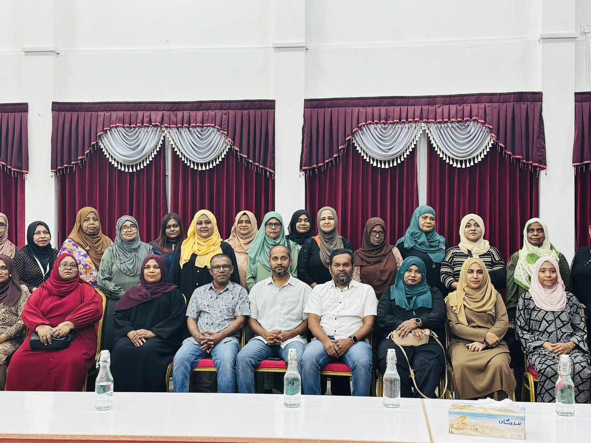 މާލެ ސިޓީ އަންހެނުން ތަރައްޤީއަށް މަސައްކަތް ކުރާ ކޮމެޓީގެ ފަރާތުން ބ.އަތޮޅަށް ކުރެވޭ ދަތުރުގަައި ބ. އޭދަފުށި ރަށު ކައުންސިލްއާއި އ.ތ.މ ކޮމެޓީގެ މެމްބަރުންނާއި  ބައްދަލުކުރުން.
<a href="/OfEydhafushi/">Secretariat of Eydhafushi council</a> 
<a href="/BaaMaalhos/">Bᴀᴀ Mᴀᴀʟʜᴏs</a>