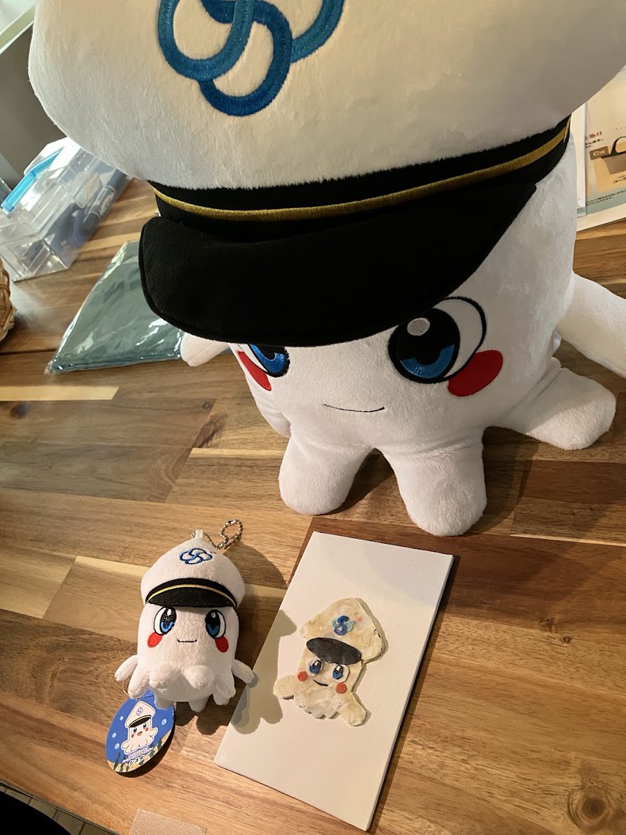 daiichimarine's tweet photo. このキャラクターご存じでしょうか？
ヤマハシースタイルのマスコット「シスタ」ちゃん
何とマリーナのスタッフがマイクロプラスティックを
使ってシスタちゃんを作成！
似ていると思いませんか？

#ヤマハ　
#シースタイル　
#キャラクター　
#マスコット　
#ゆるキャラ https://t.co/WuKvd18aVJ