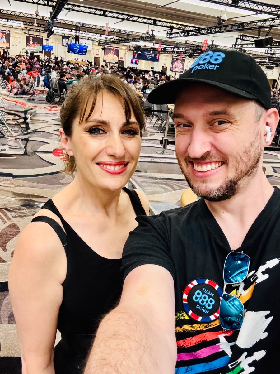 obrientweet's tweet image. Leaving Vegas after a week but with three cashes—including a final table—and so much of it is thanks to @IanSimpsonPoker . His coaching was the only prep I did. I showed up confident, ready to have fun and to “put it in their eye.” Thank you, coach. You are the best ❤️.