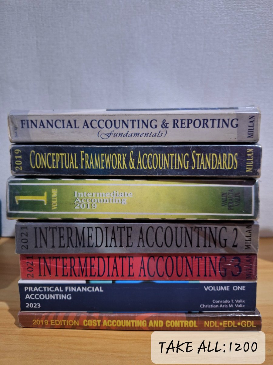 _baemonS's tweet photo. Hello~ selling my accounting and law books! 

Dm for more info or kindly reply below! https://t.co/Y9arVLLeFE