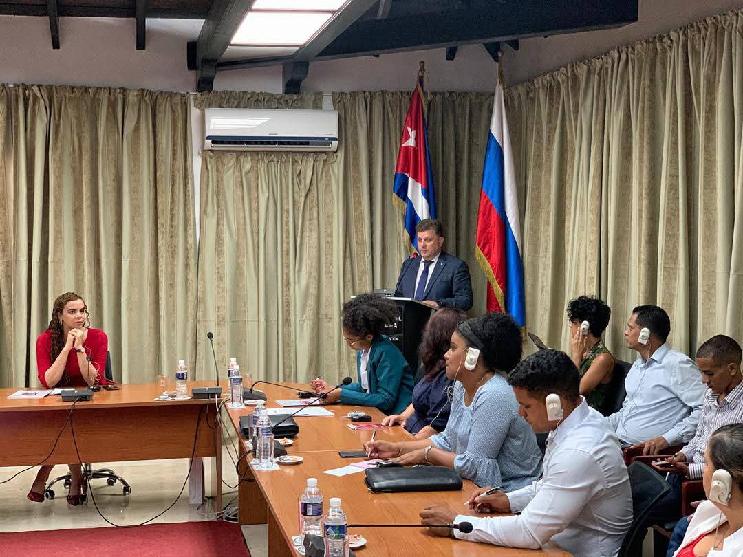 El Foro Juvenil Cuba-Rusia "Herencia, Innovación y Futuro" ha sido espacio de diálogo y profundización de los lazos de hermandad que unen a nuestros pueblos y las juventudes como las más importantes personas.  Nos hemos abrazado a la altura de la historia que hemos construido.
