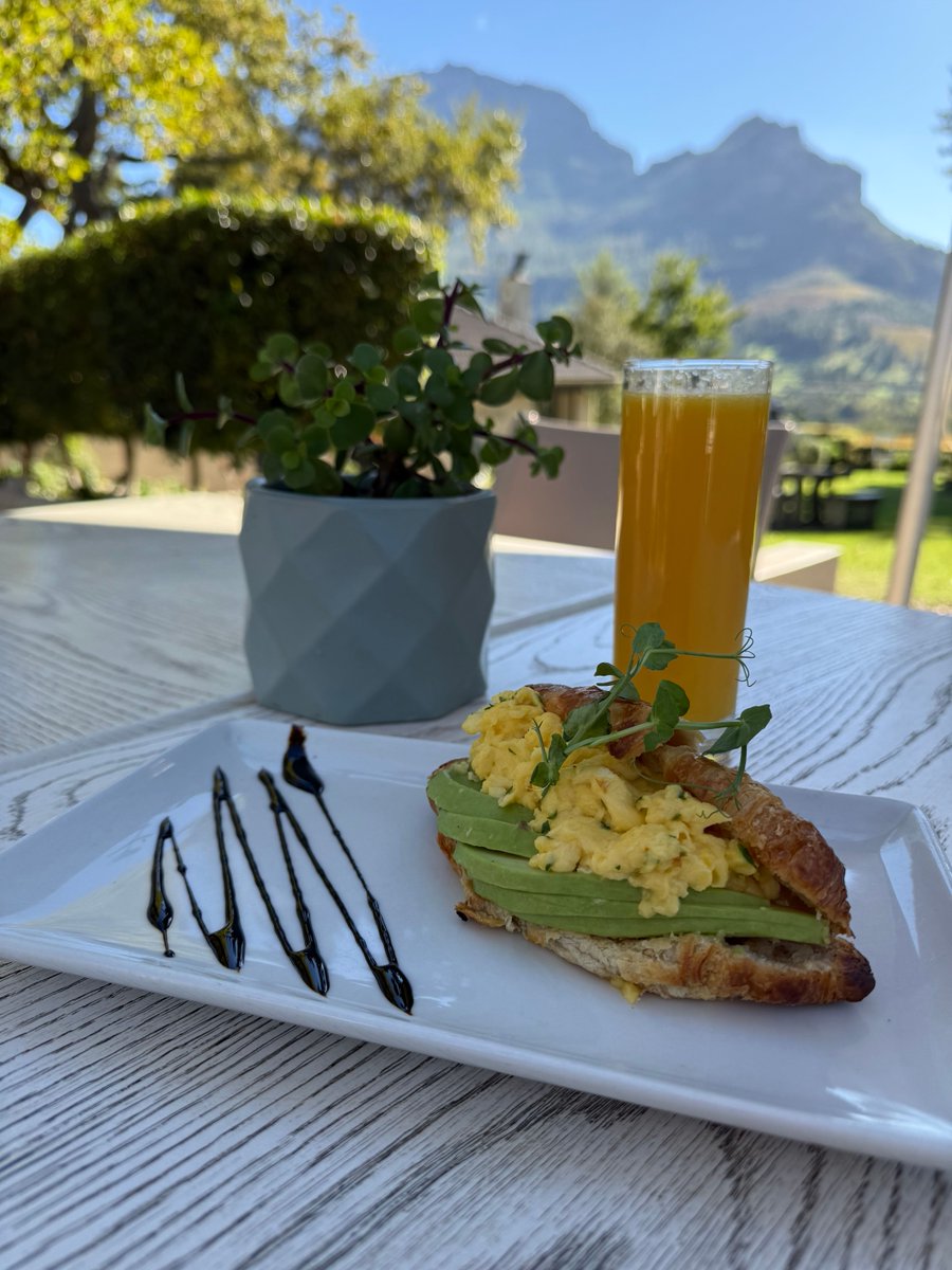 Start your day the Le Pommier way!
Enjoy hearty farm-style breakfasts, freshly brewed coffee &amp; beautiful mountain views – perfect for a relaxed morning or an easy meeting spot.

Walk-ins welcome!
#LePommierBreakfast #WinelandsMeetings #LoveLePommier