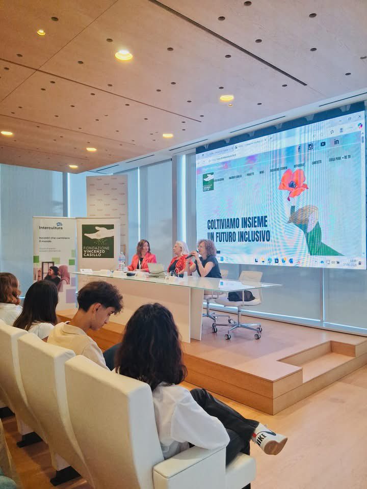 In occasione dei 70 anni di Intercultura, 𝐒𝐚𝐛𝐚𝐭𝐨 𝟕 𝐆𝐢𝐮𝐠𝐧𝐨 abbiamo ospitato nella sala conferenze di Molino Casillo i volontari di Intercultura Trani per la premiazione dei ragazzi e delle ragazze del nostro territorio che hanno vinto il concorso di Intercultura e le